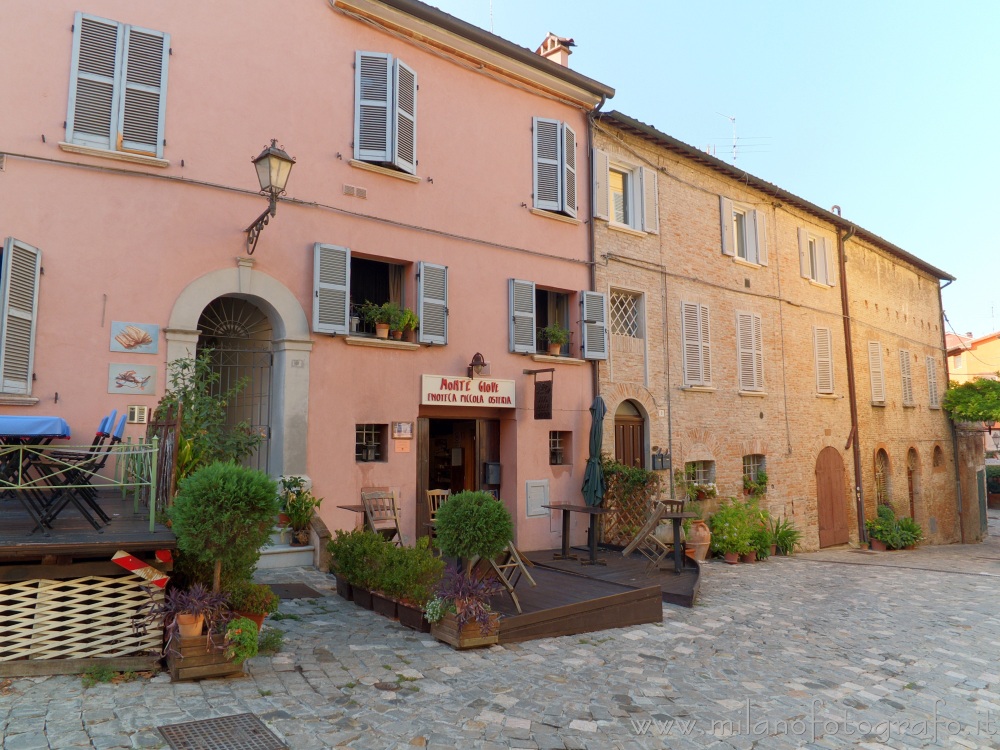 Santarcangelo di Romagna (Rimini, Italy) - Wine shop tavern Monte Giove